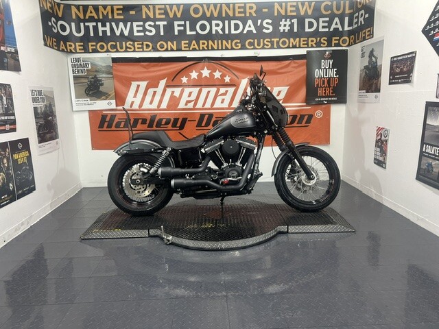 2017 Harley-Davidson® Street Bob® Two-Tone Charcoal Denim/Black Denim