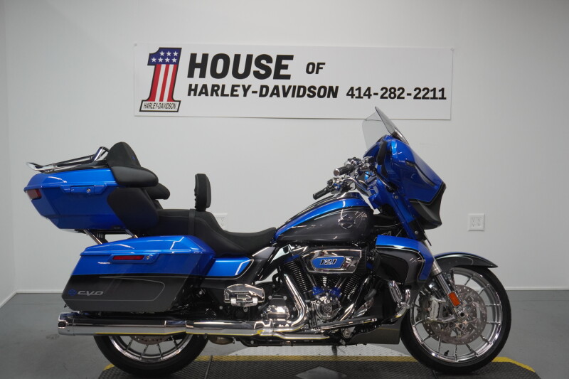2026 Harley-Davidson® CVO Street Glide Limited Electric Coast CVO Two-Tone