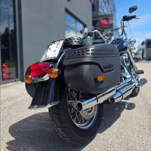 2024 Harley-Davidson® Heritage Classic Vivid Black thumb 0