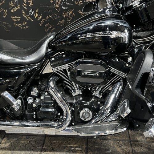 FLHXSE 2015 CVO™ Street Glide® thumb 0
