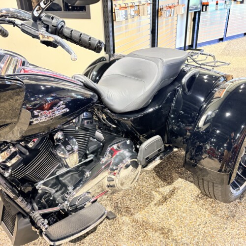 2023 FLTRT Harley-Davidson® Road Glide® 3 Vivid Black - Black Finish thumb 1