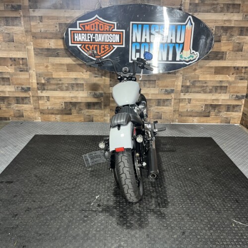 2025 Harley-Davidson® Street Bob® Billiard Gray w/Laced Wheels thumb 2