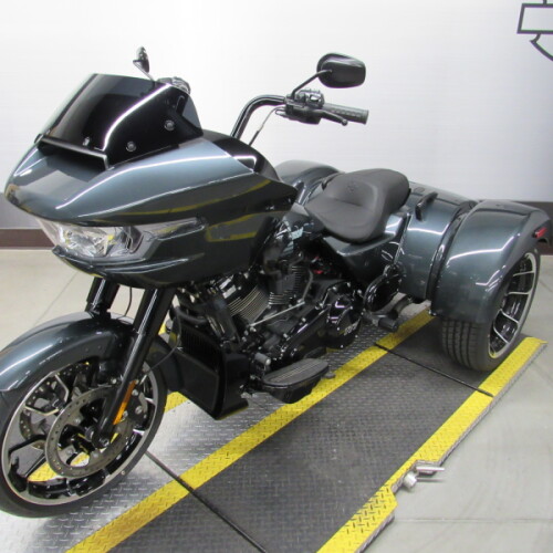 FLTRT 2026 Road Glide 3 thumb 1