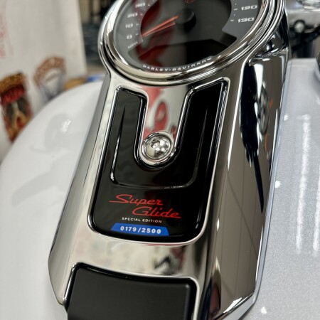FXD 2026 Super Glide® thumb 2