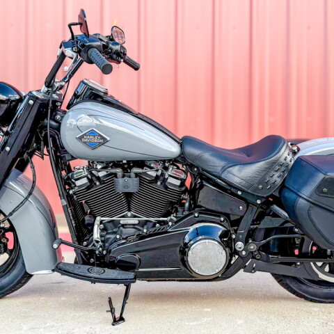 2026 Harley-Davidson® Heritage Classic® FLHC thumb 3