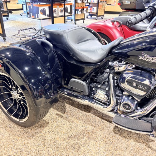 2023 FLTRT Harley-Davidson® Road Glide® 3 Vivid Black - Black Finish thumb 2