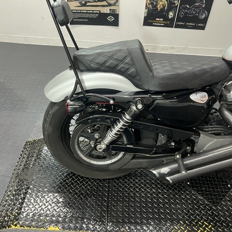 2009 Harley-Davidson® Nightster™ Barracuda Silver Denim/Black Denim thumb 0