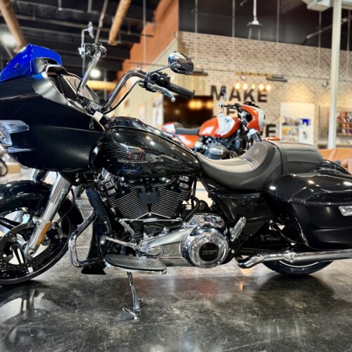 2026 Harley-Davidson® Road Glide® Midnight Ember thumb 2