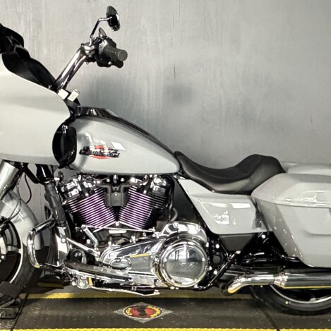 2026 FLTRX  Road Glide® thumb 2