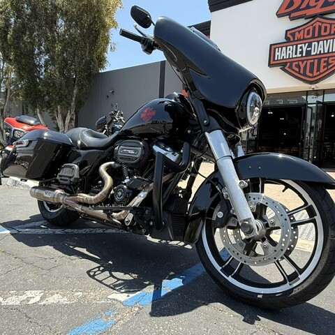 2021 Harley-Davidson® Electra Glide® Standard thumb 3