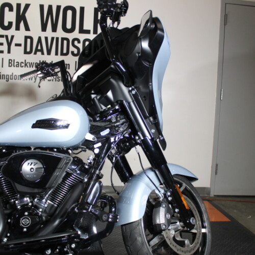 2024 Street Glide® FLHX  thumb 2