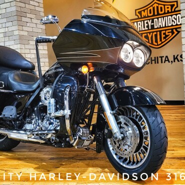 2012 Harley-Davidson® Road Glide® Ultra, FLTRU103 thumb 2