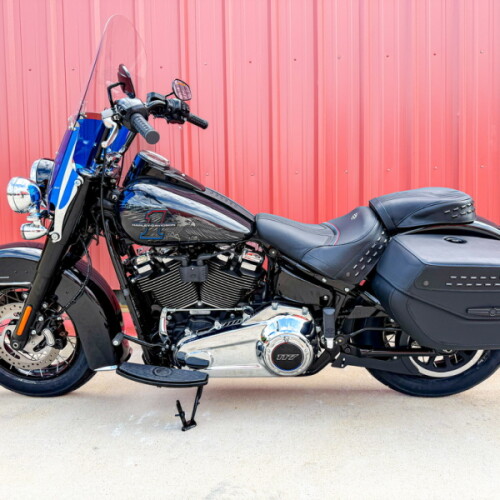 2026 Harley-Davidson® Heritage Classic® FLHC thumb 3