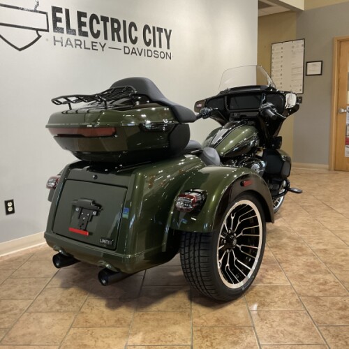 2026 Harley-Davidson® Street Glide 3 Limited Olive Steel Metallic / Vivid Black Black Trim  FLHLT thumb 0