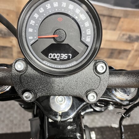 2025 Harley-Davidson® Street Bob® Billiard Gray w/Cast Wheels thumb 0