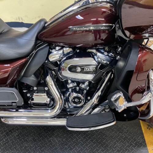2018 Harley-Davidson® Road Glide® Ultra Twisted Cherry FLTRU thumb 3
