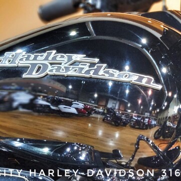 2019 Harley-Davidson® Street Glide®, FLHX thumb 0