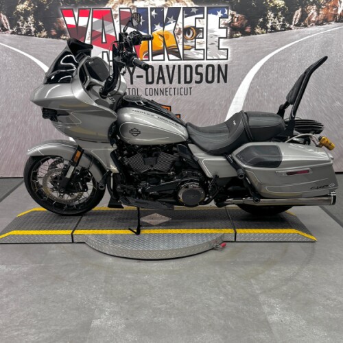 2023 FLTRXSE CVO™ Road Glide™ thumb 0