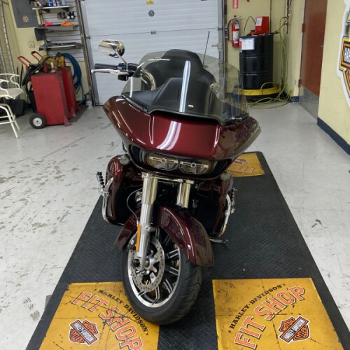 2018 Harley-Davidson® Road Glide® Ultra Twisted Cherry FLTRU thumb 2