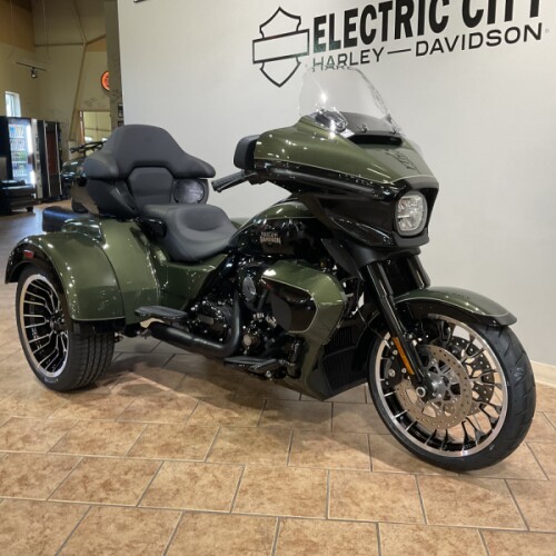 2026 Harley-Davidson® Street Glide 3 Limited Olive Steel Metallic / Vivid Black Black Trim  FLHLT thumb 1