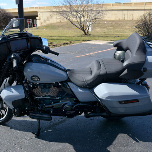 2026 Harley-Davidson® Street Glide Limited Dark Billiard Gray Black Trim thumb 2