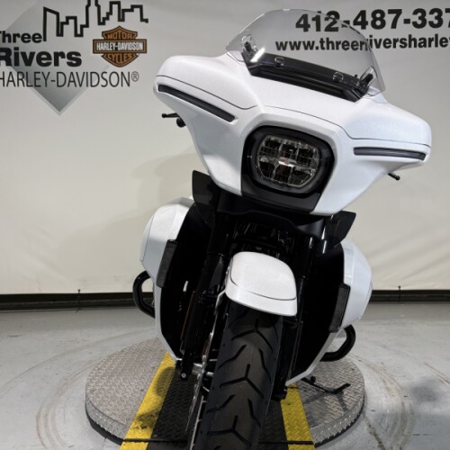 2026 Harley-Davidson® Street Glide Limited White Onyx Pearl Black Trim thumb 1