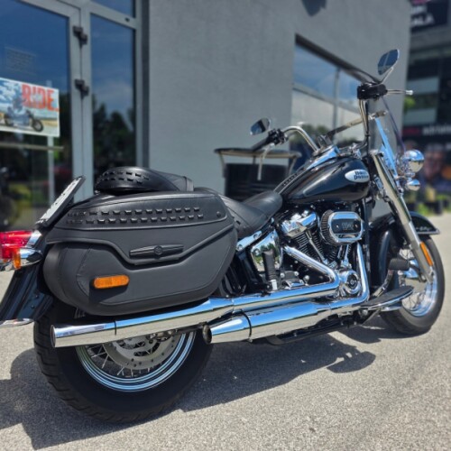 2024 Harley-Davidson® Heritage Classic Vivid Black thumb 1