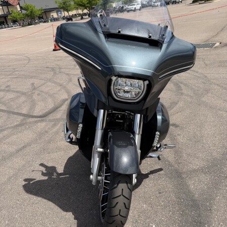 2026 Harley-Davidson® Street Glide Limited thumb 2