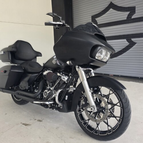 2022 Harley-Davidson® Road Glide® Special Black Denim thumb 3