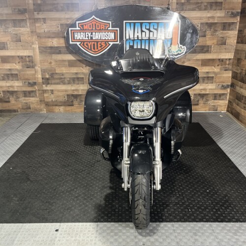 2026 Harley-Davidson® Street Glide 3 Limited Midnight Ember Chrome Trim thumb 3