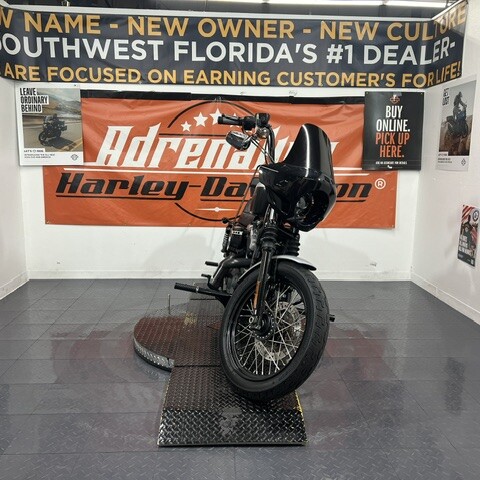 2009 Harley-Davidson® Nightster™ Barracuda Silver Denim/Black Denim thumb 2