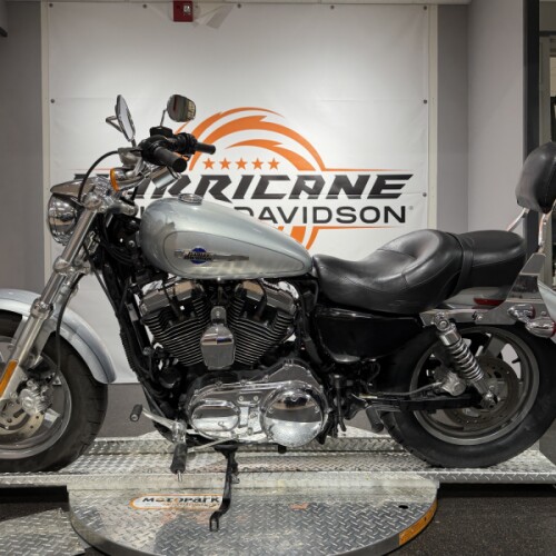 XL1200C 2012 1200 Custom thumb 0