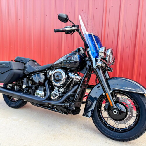 2026 Harley-Davidson® Heritage Classic® FLHC thumb 2