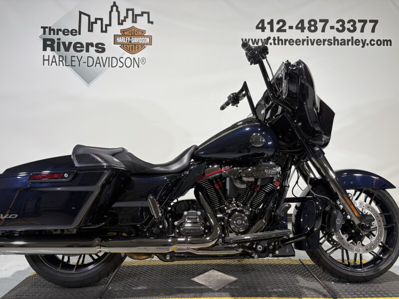 2022 Harley-Davidson® CVO™ Street Glide® Blue Steel