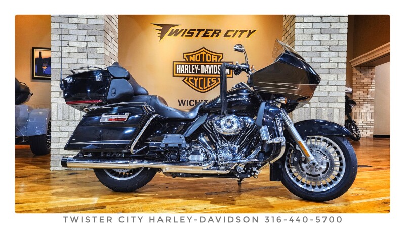 2012 Harley-Davidson® Road Glide® Ultra, FLTRU103