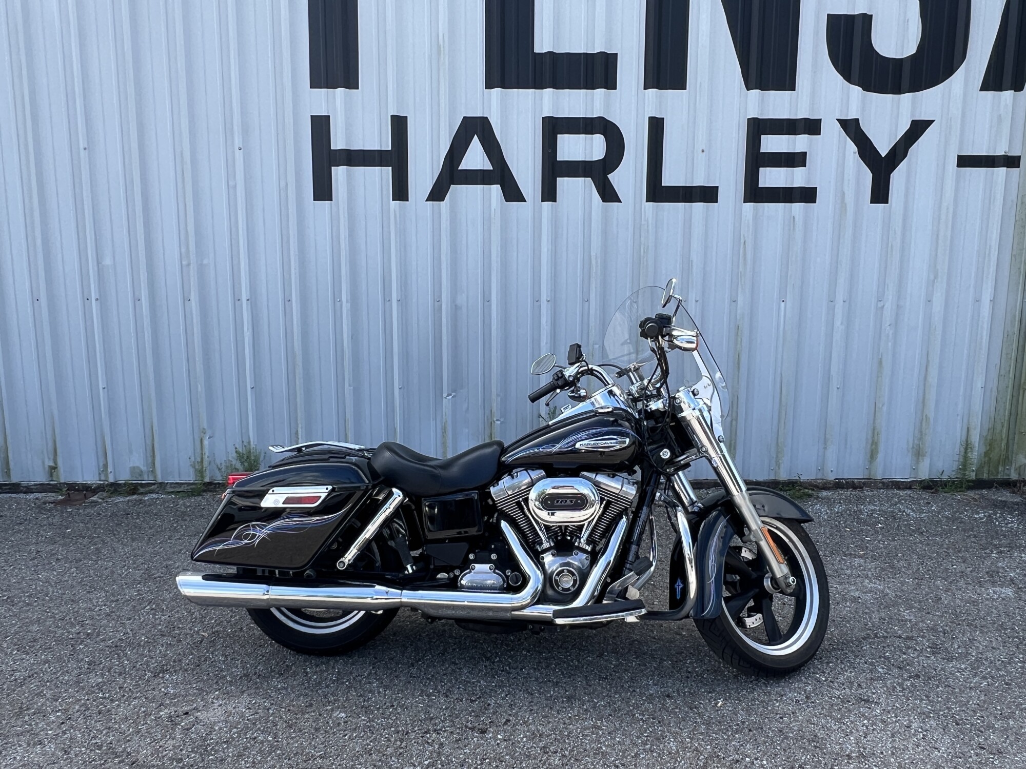 2016 Harley-Davidson® Switchback™ Vivid Black