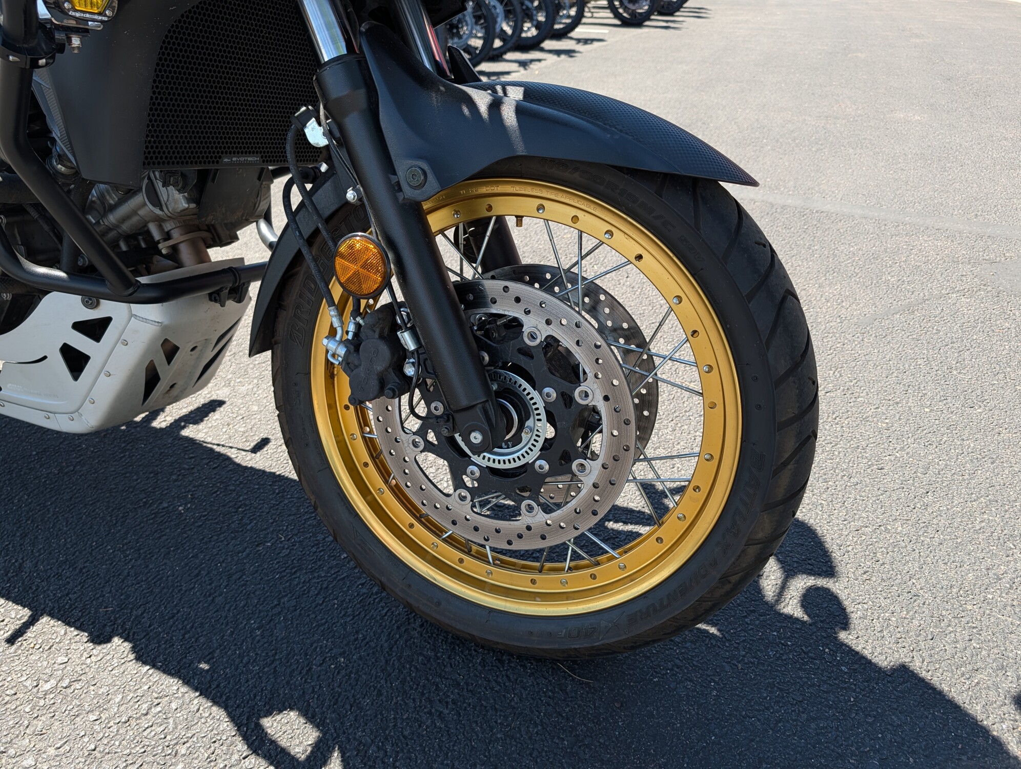 2023 Suzuki V-Strom 650 white, photo 12