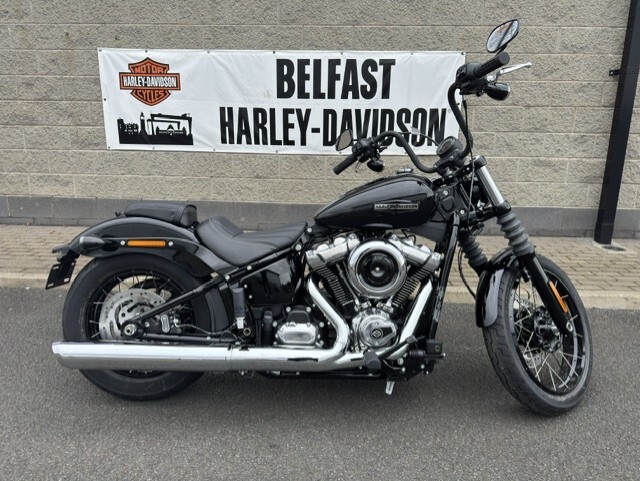 Street Bob 117 in Vivid Black 