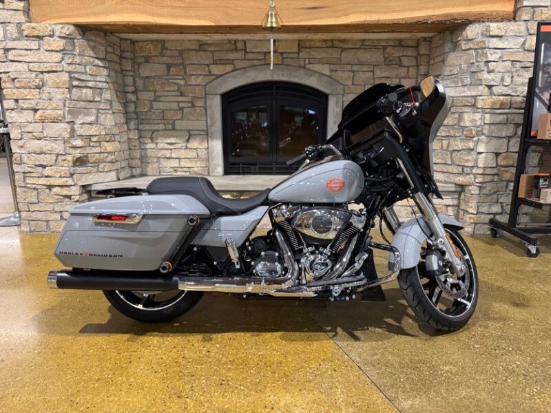 FLHX 2024 Street Glide®