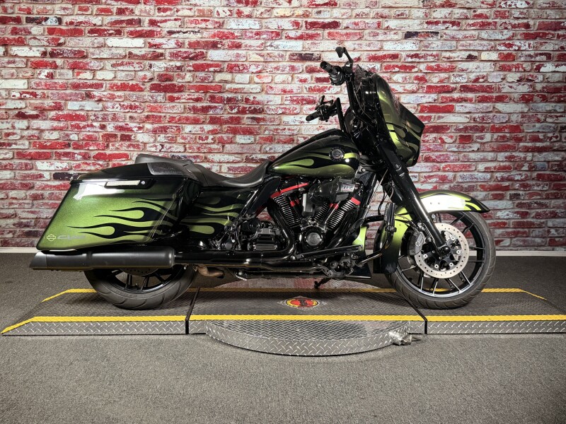 FLHXSE 2022 CVO™ Street Glide®