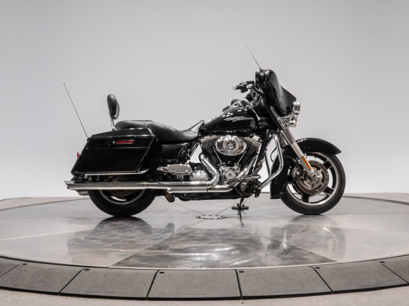 2013 HARLEY-DAVIDSON FLHX STREET GLIDE in Vivid Black