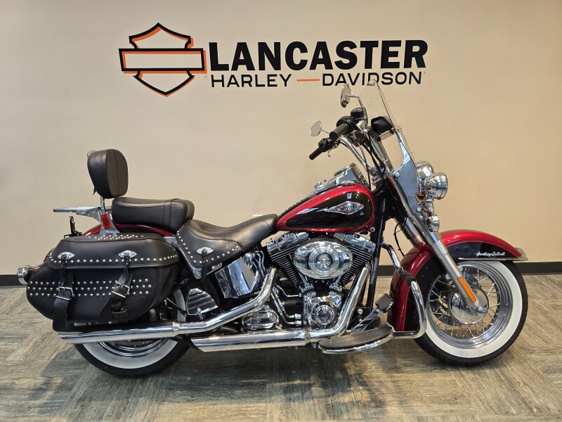 2012 Harley-Davidson® Heritage Softail® Classic Two-Tone Ember Red Sunglo/Merlot Sunglo FLSTC