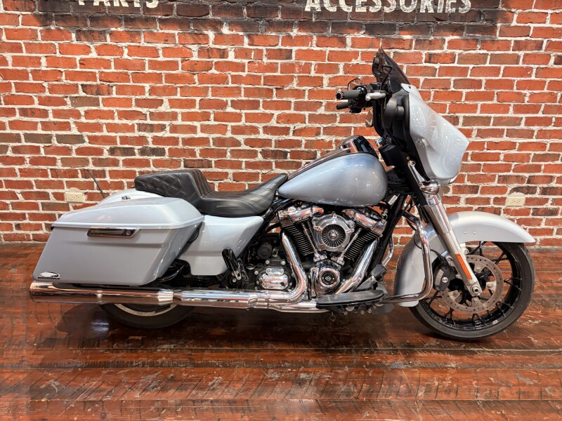 FLHX 2023 Street Glide®