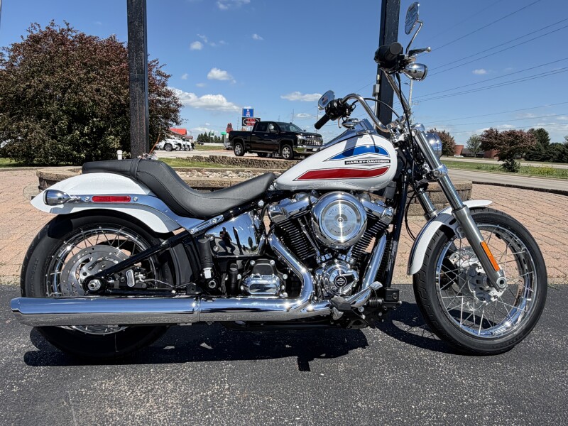 2026 Harley-Davidson® Super Glide® White Onyx Pearl