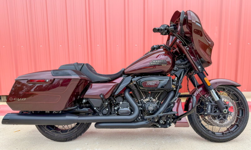 2024 Harley-Davidson® CVO™ Street Glide® FLHXSE