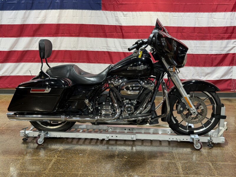 Harley-Davidson® Street Glide® 2023 FLHX BLACK
