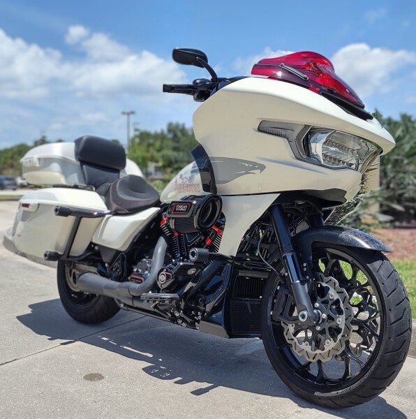 Harley-Davidson® CVO™ Road Glide® ST 2024