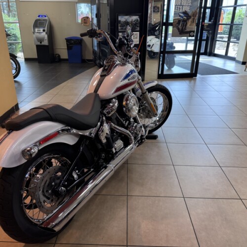 2026 Harley-Davidson® Super Glide® White Onyx Pearl thumb 0