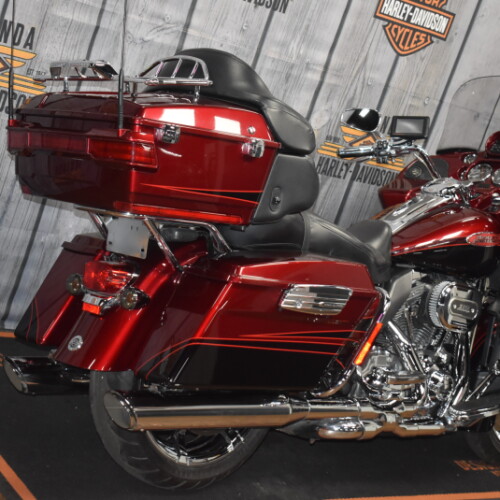  2011 CVO™ Road Glide® Ultra thumb 2