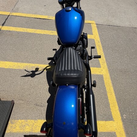 2024 Harley-Davidson® Street Bob® 114 Blue Burst thumb 3